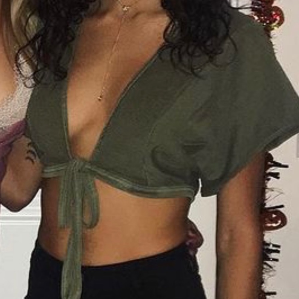 Crop top - Picture 3 of 3